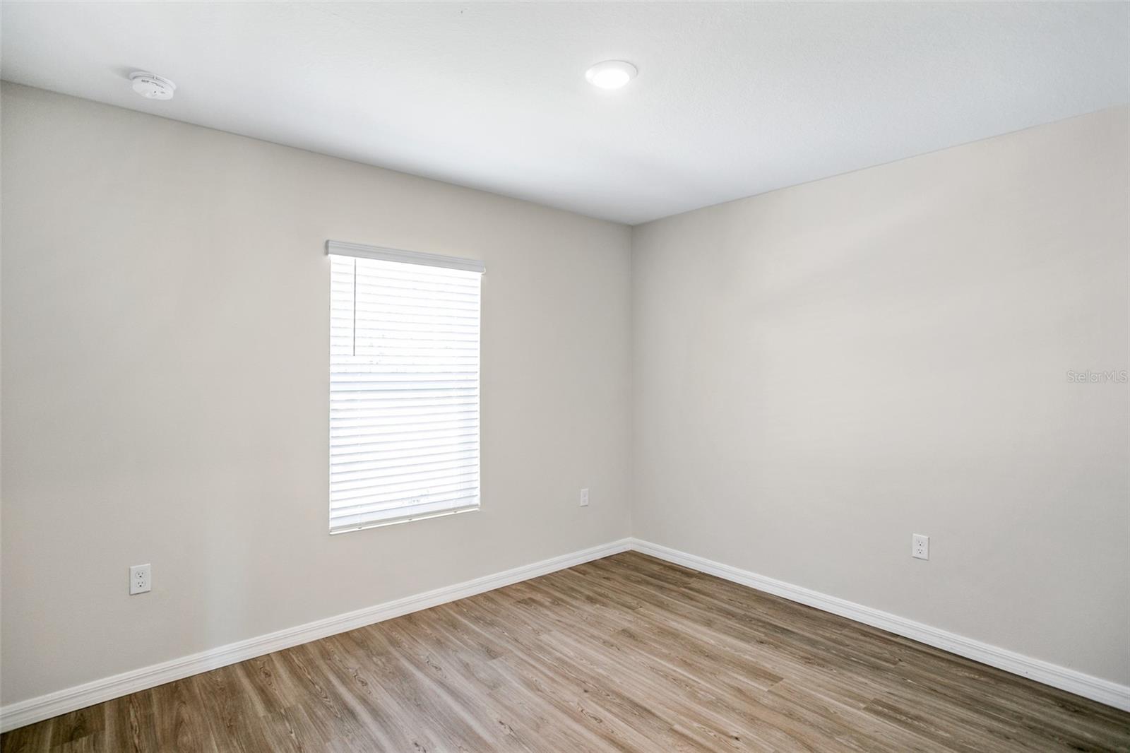 6 UNION CT