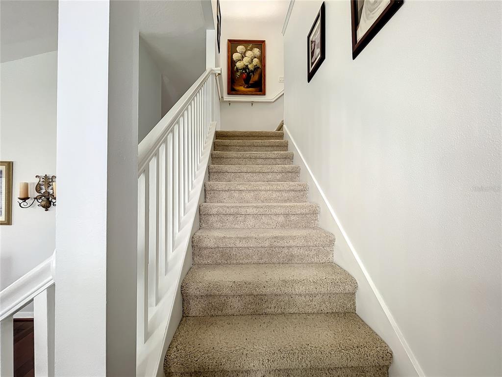 1135 HACIENDA CIR