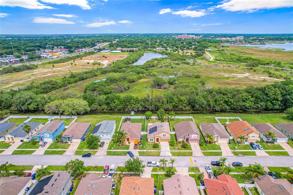 1135 HACIENDA CIR