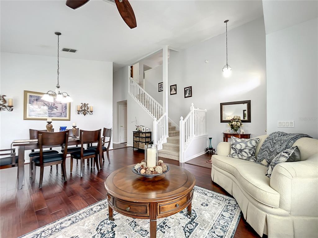 1135 HACIENDA CIR