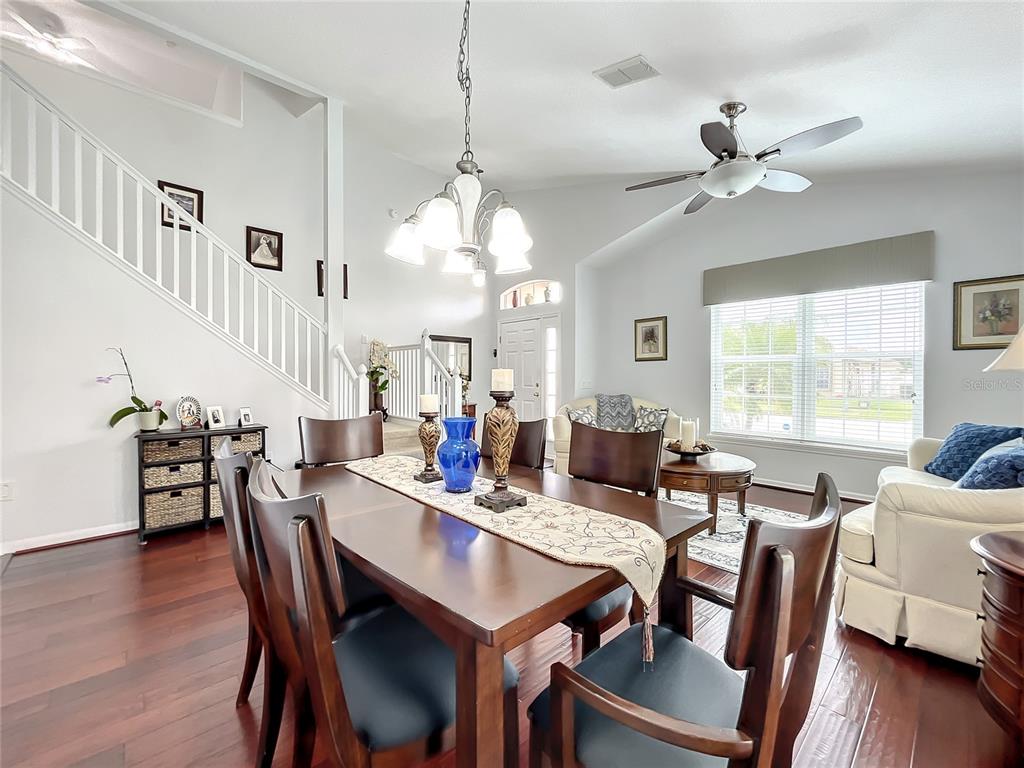 1135 HACIENDA CIR