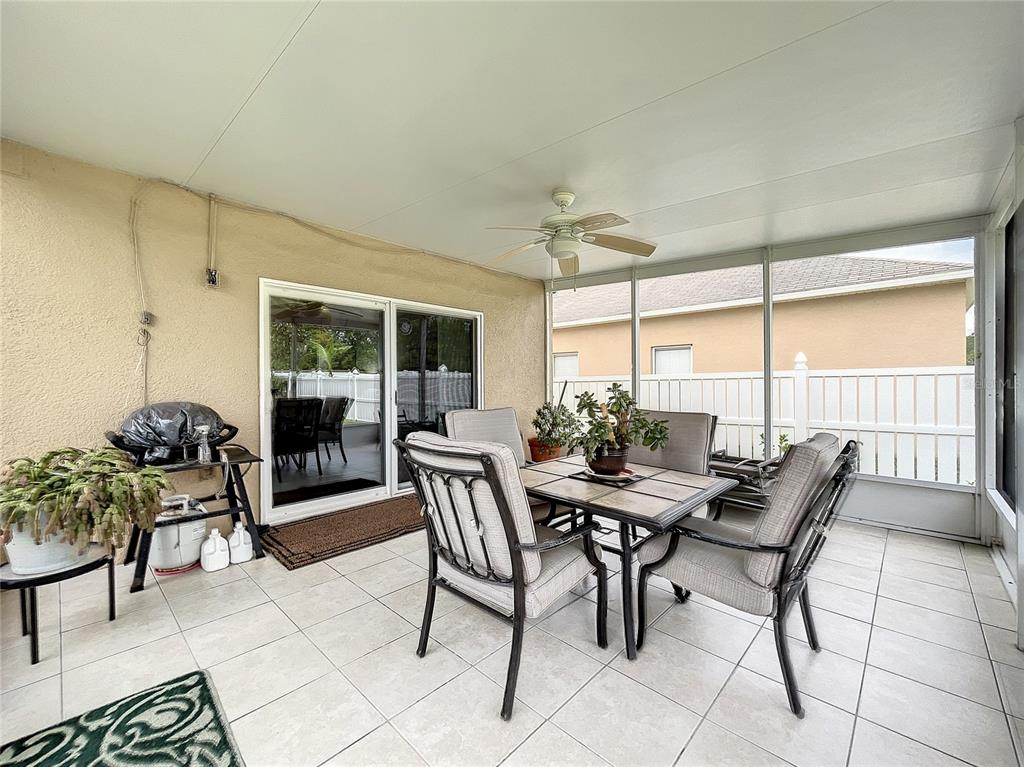 1135 HACIENDA CIR