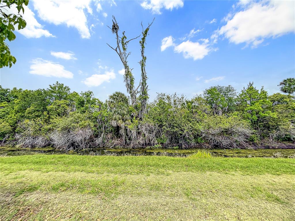 1135 HACIENDA CIR