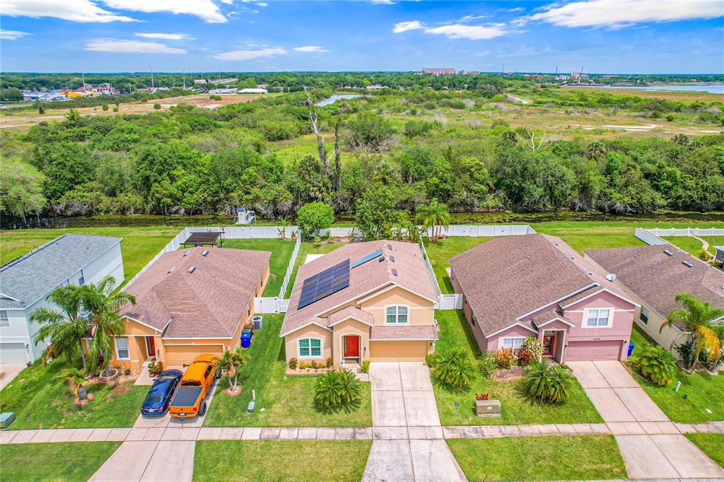 1135 HACIENDA CIR