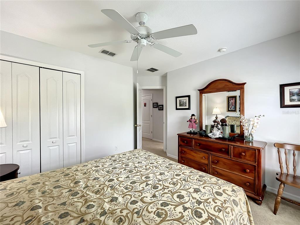1135 HACIENDA CIR