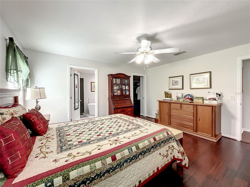 1135 HACIENDA CIR