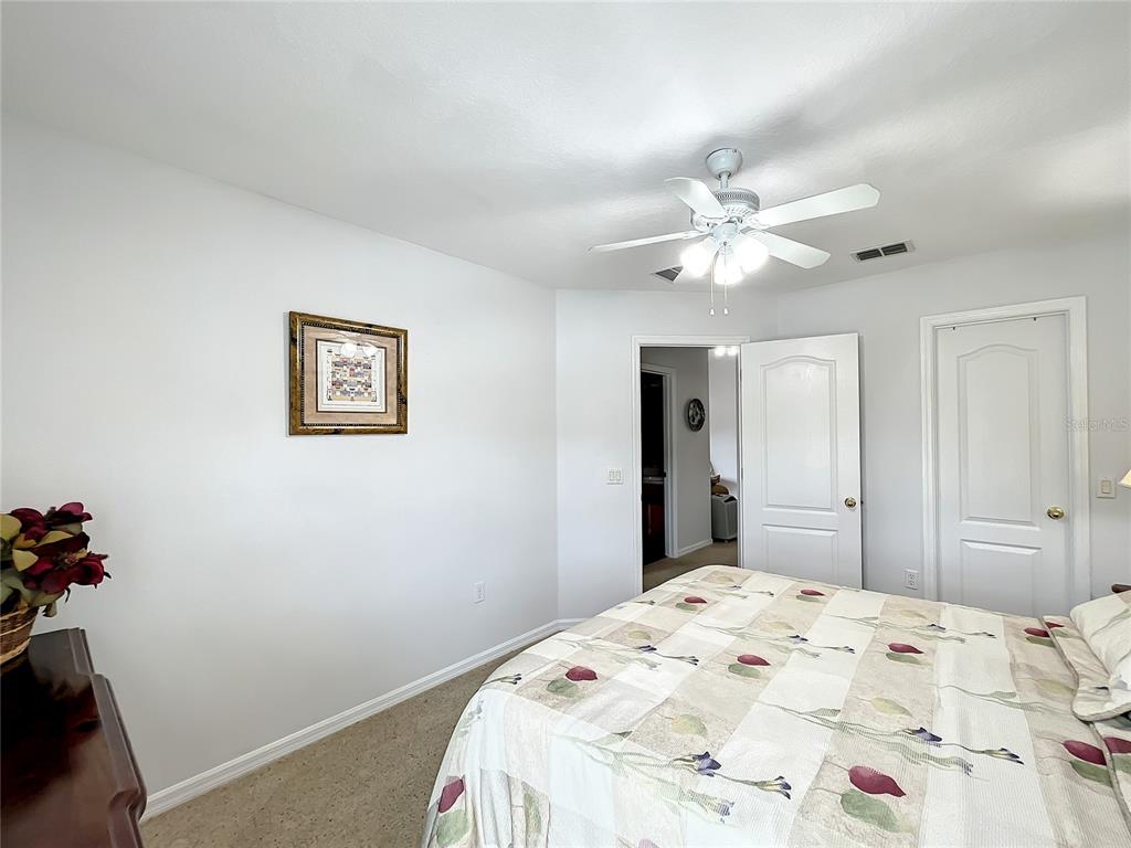 1135 HACIENDA CIR