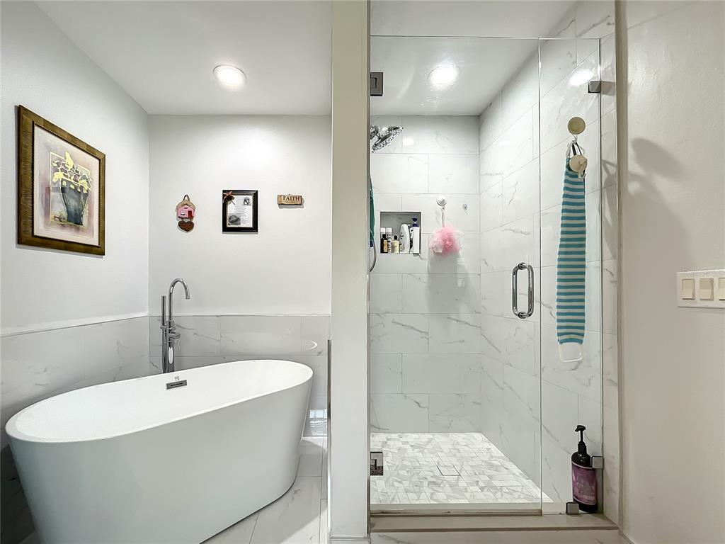1135 HACIENDA CIR