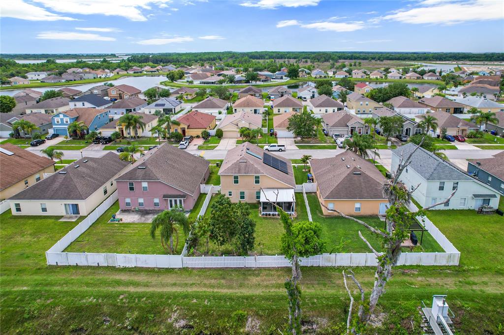 1135 HACIENDA CIR