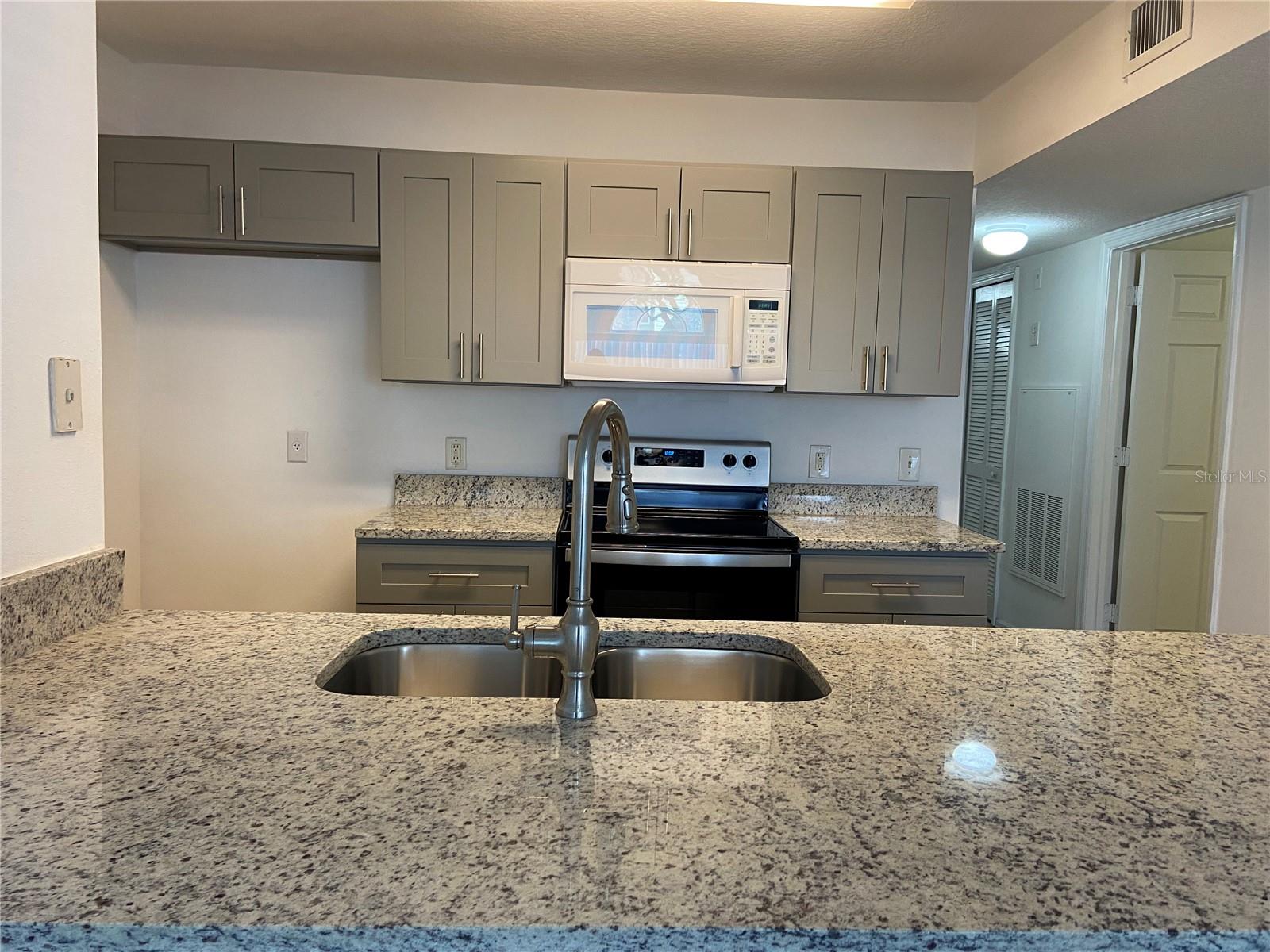 3143 BRITANNIA BLVD #A