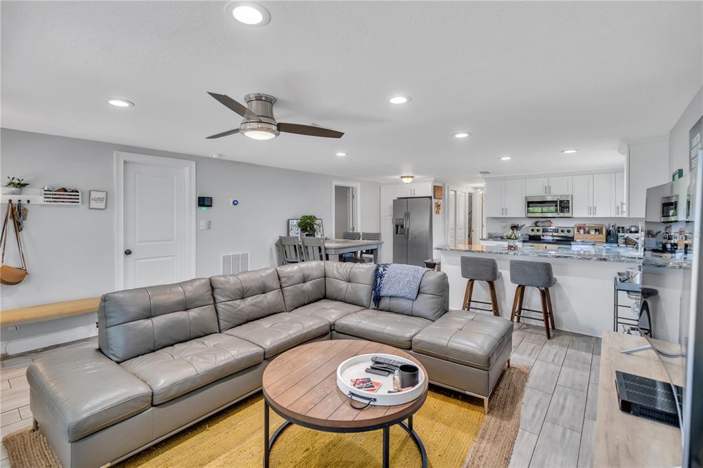 126 DAVENPORT AVE NE