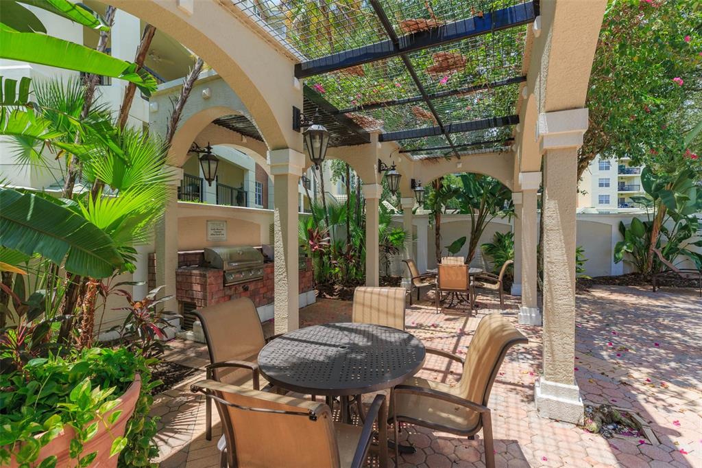 501 KNIGHTS RUN AVE #2106