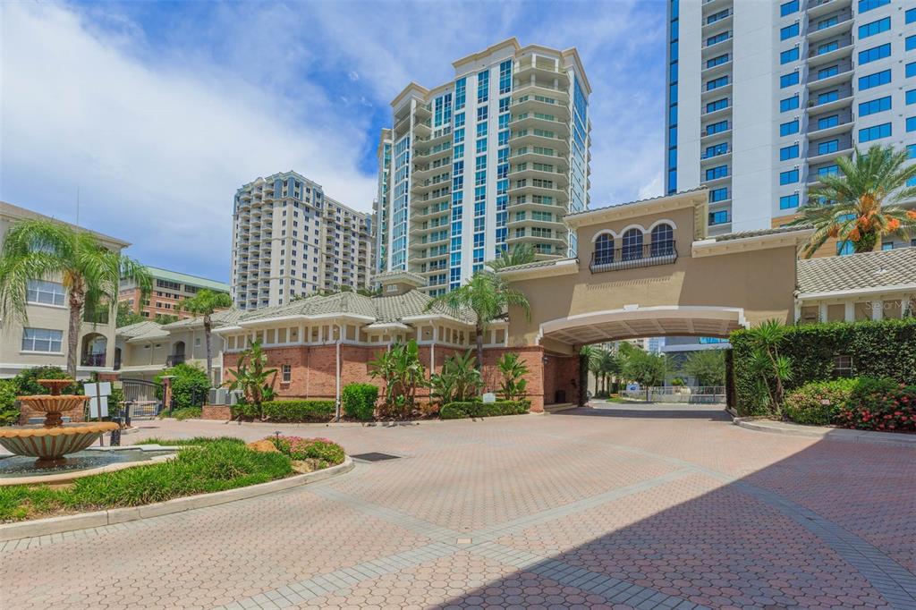 501 KNIGHTS RUN AVE #2106