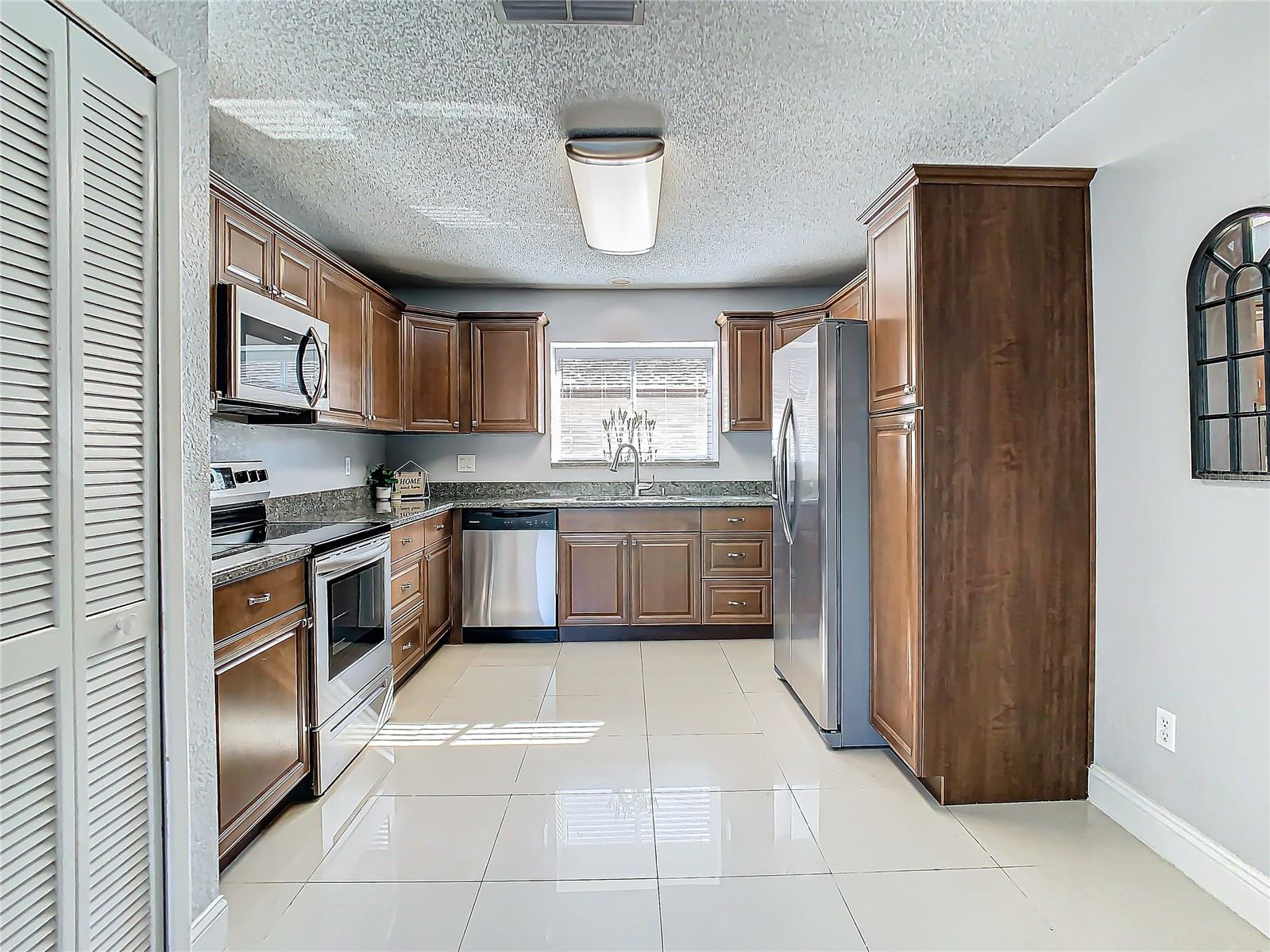 10839 VENICE CIR