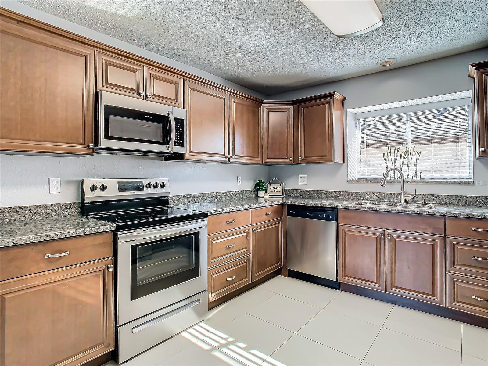 10839 VENICE CIR