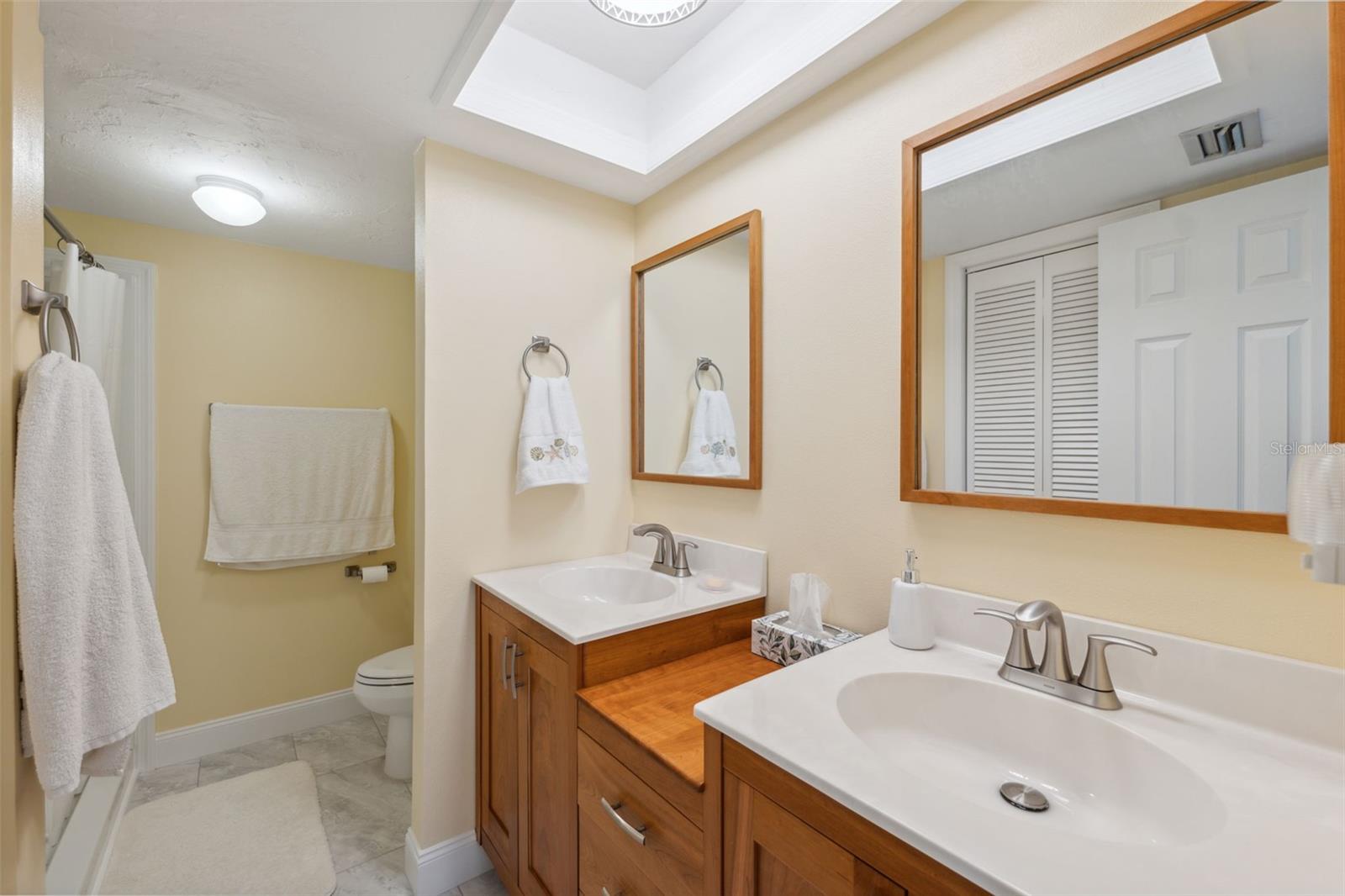 143 LAKESIDE DR #143