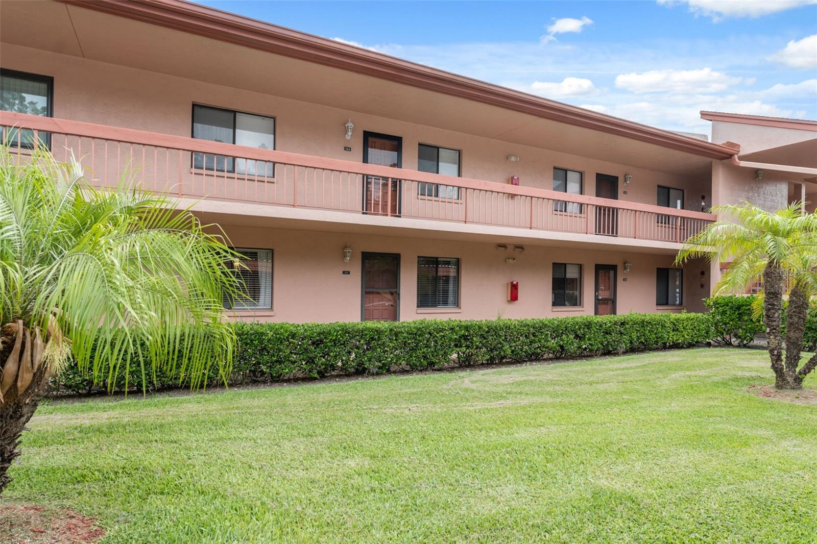 143 LAKESIDE DR #143