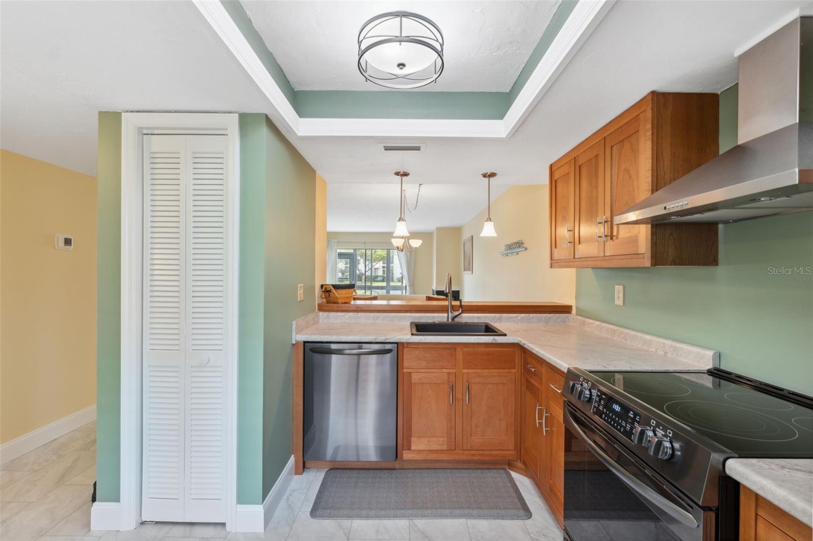 143 LAKESIDE DR #143