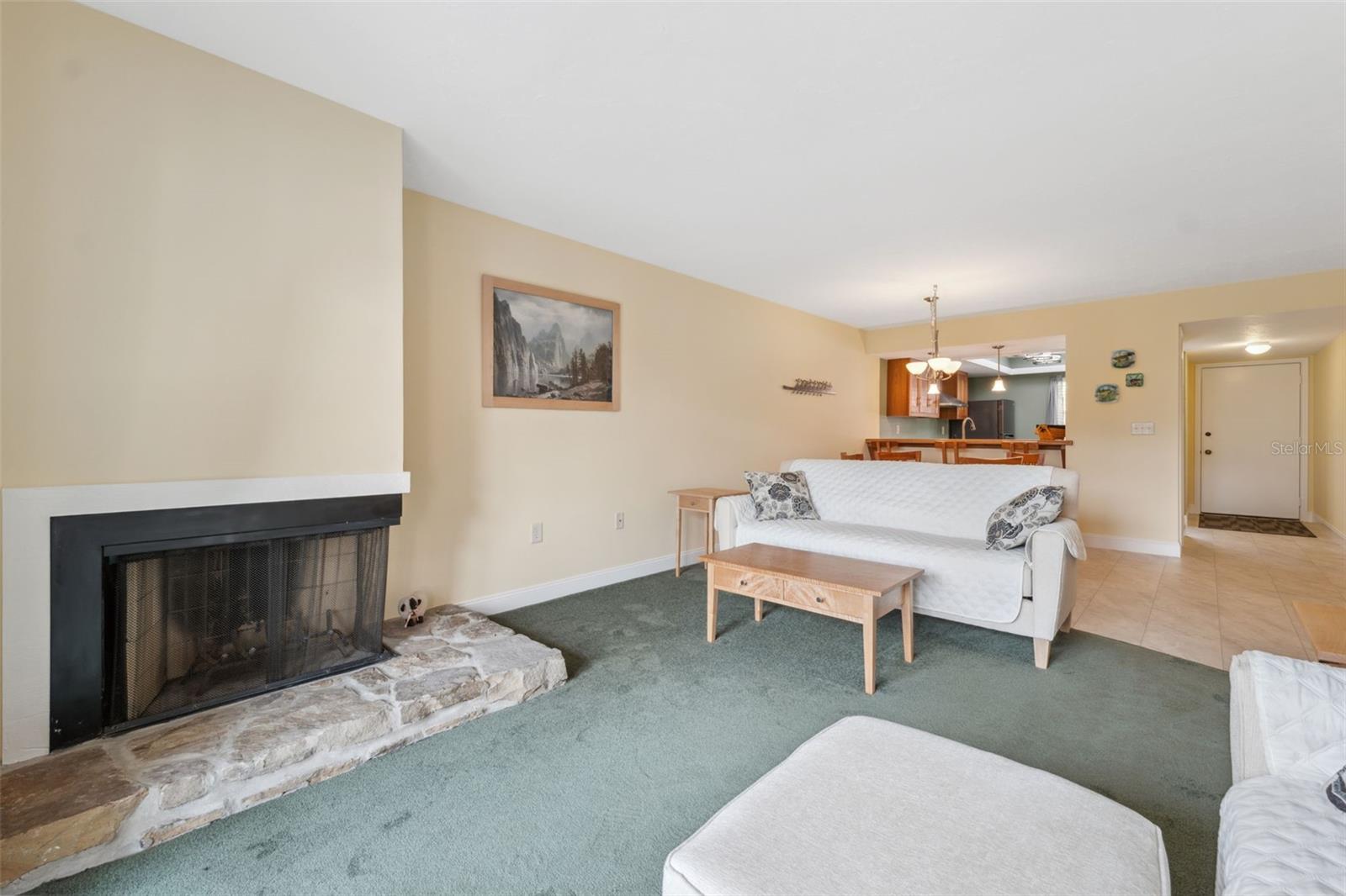 143 LAKESIDE DR #143