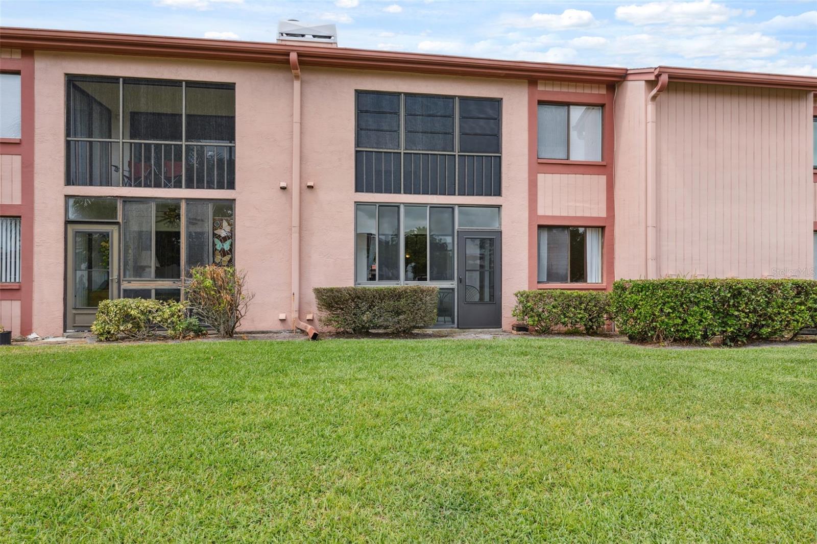 143 LAKESIDE DR #143