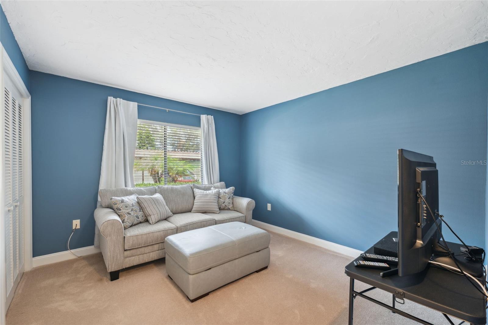 143 LAKESIDE DR #143