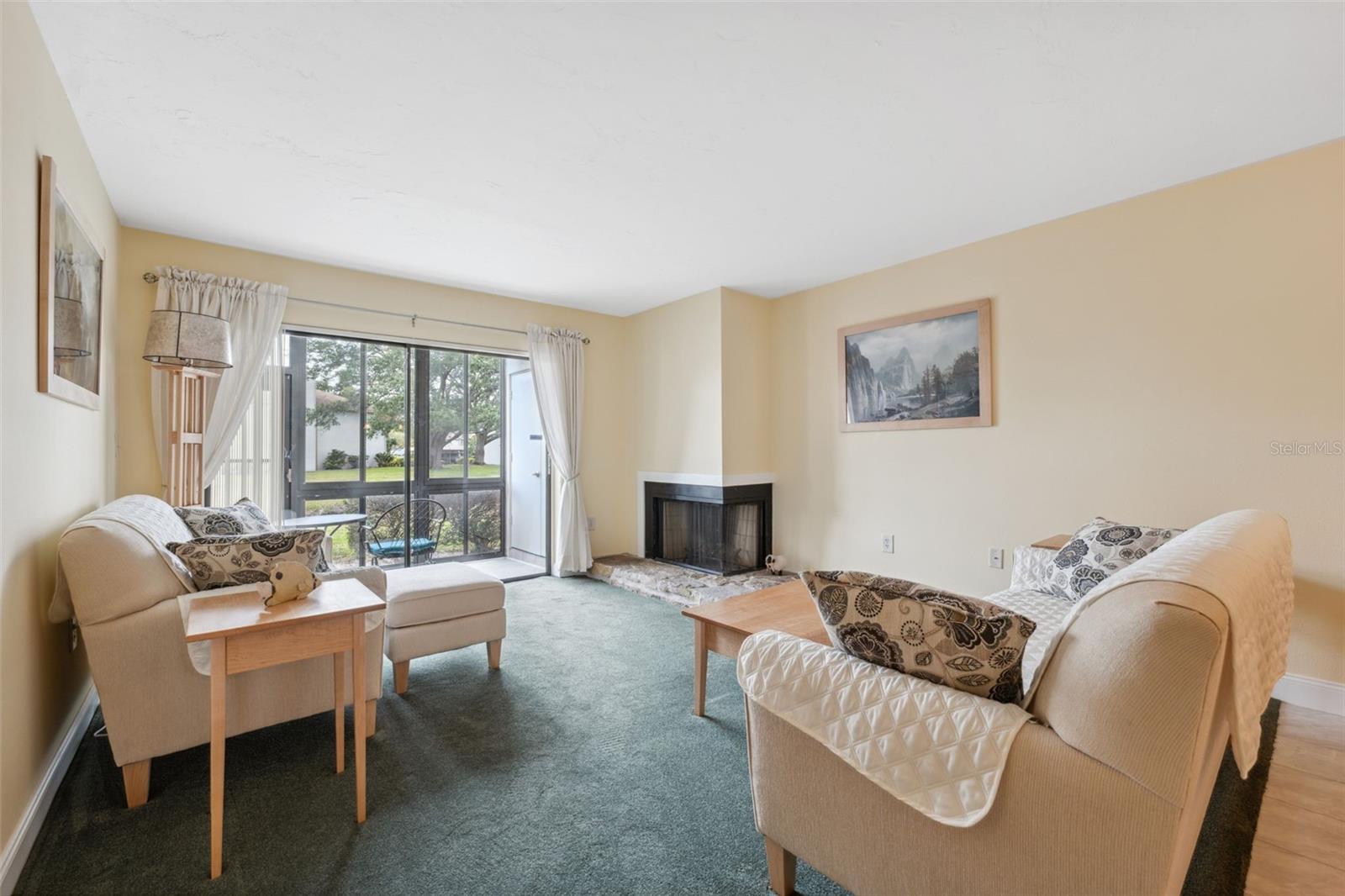 143 LAKESIDE DR #143