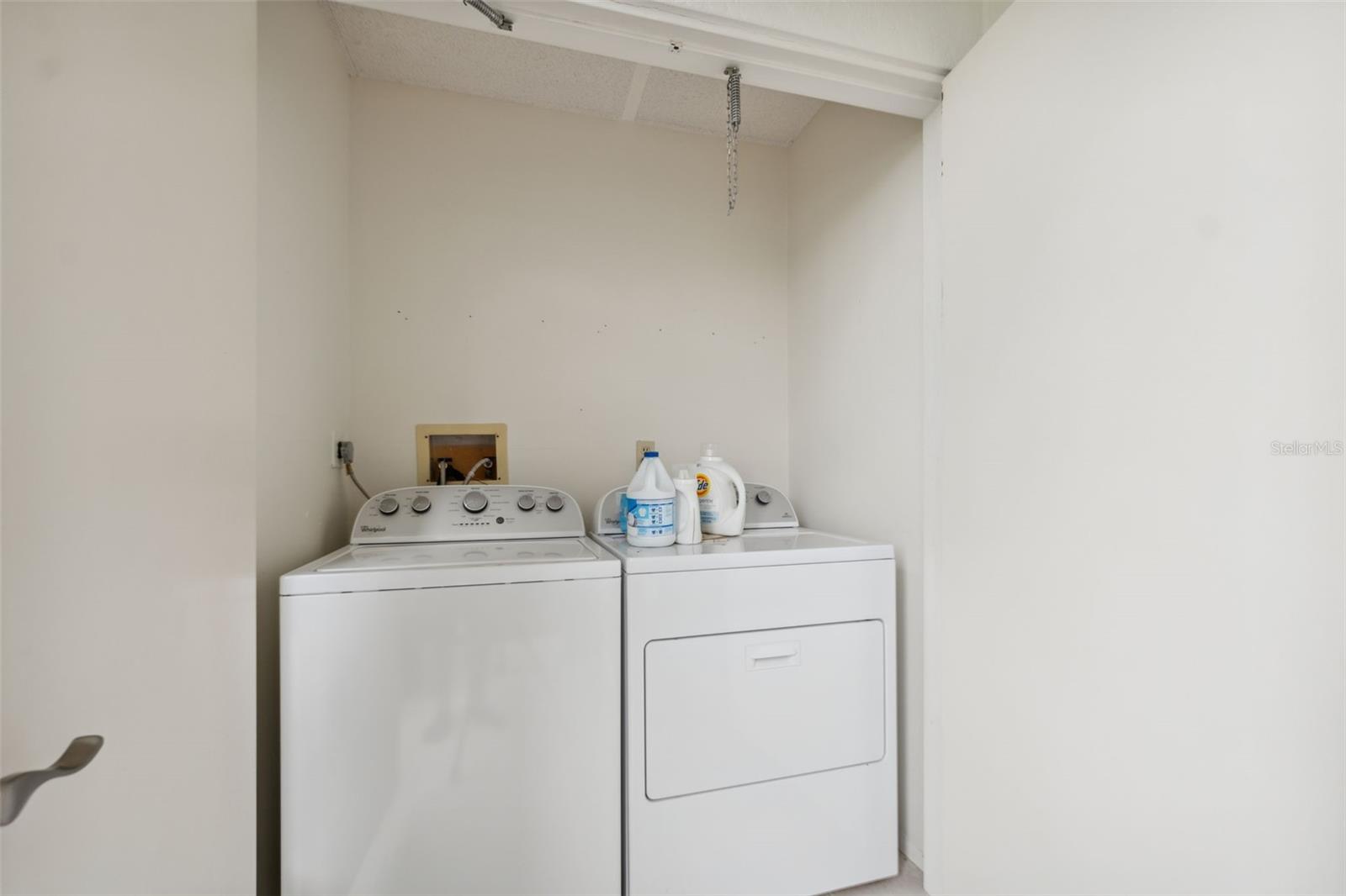 143 LAKESIDE DR #143