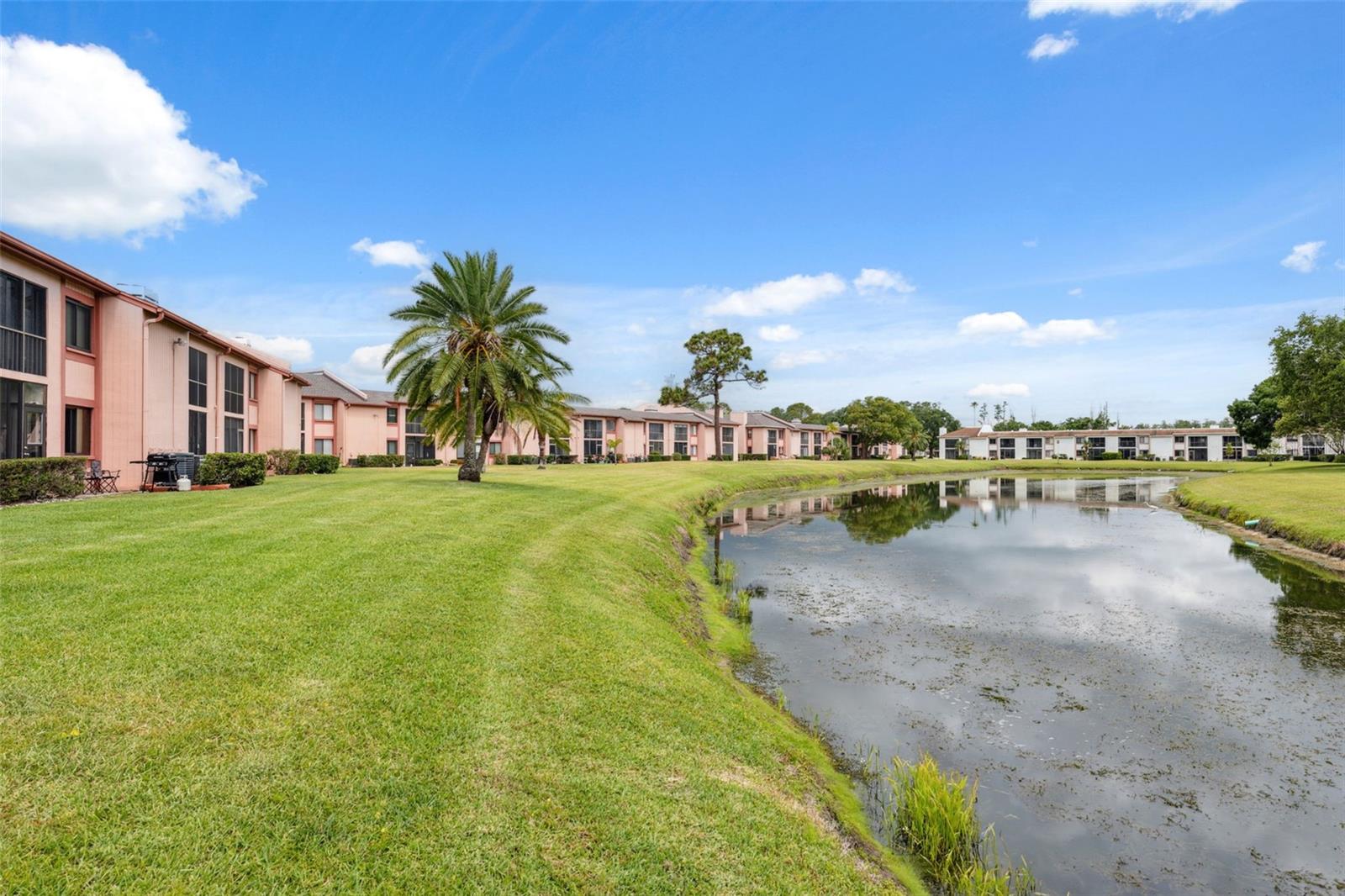 143 LAKESIDE DR #143