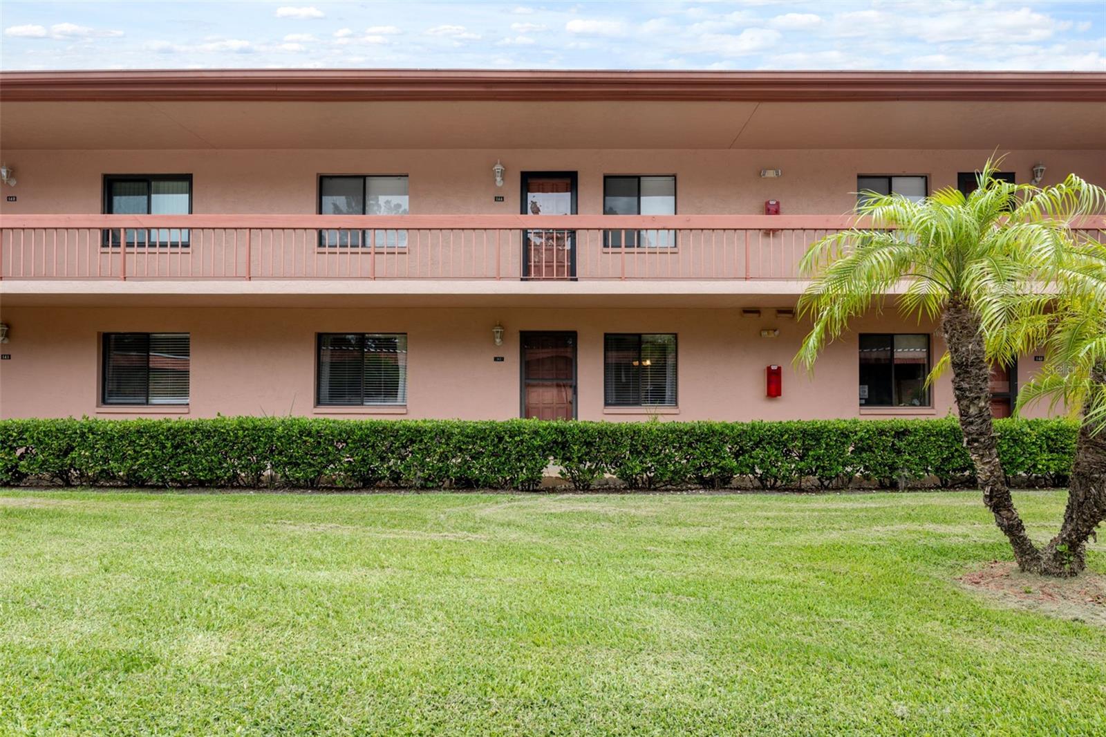 143 LAKESIDE DR #143