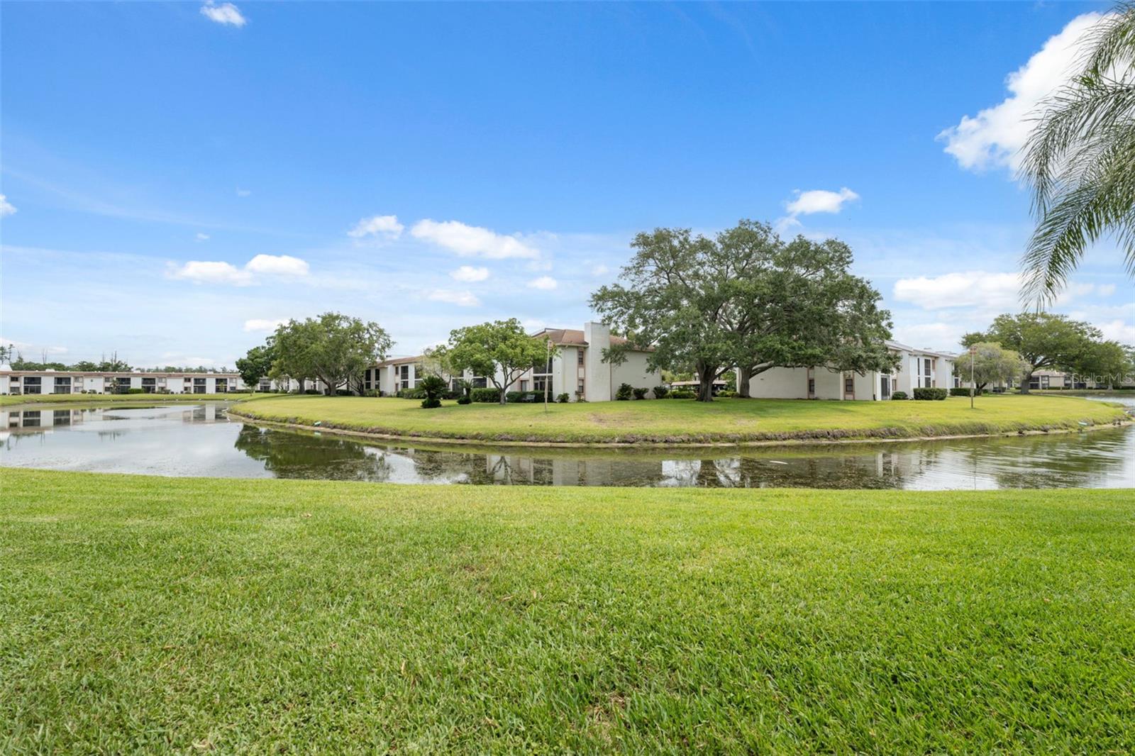 143 LAKESIDE DR #143