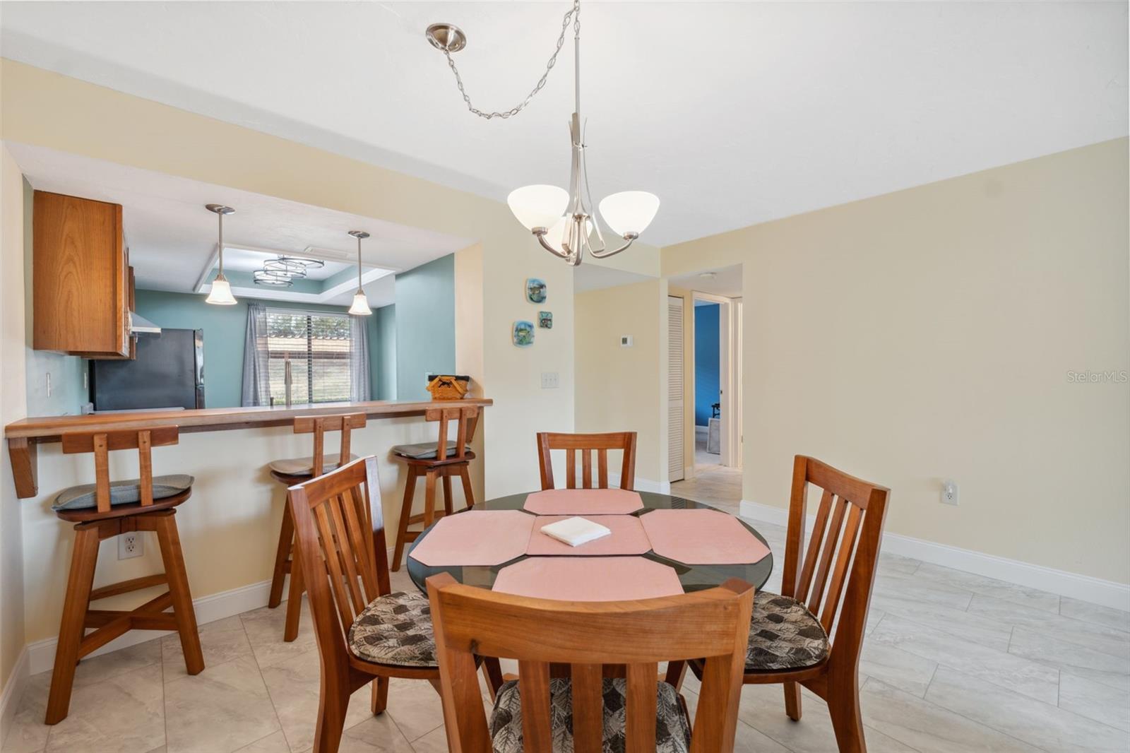 143 LAKESIDE DR #143