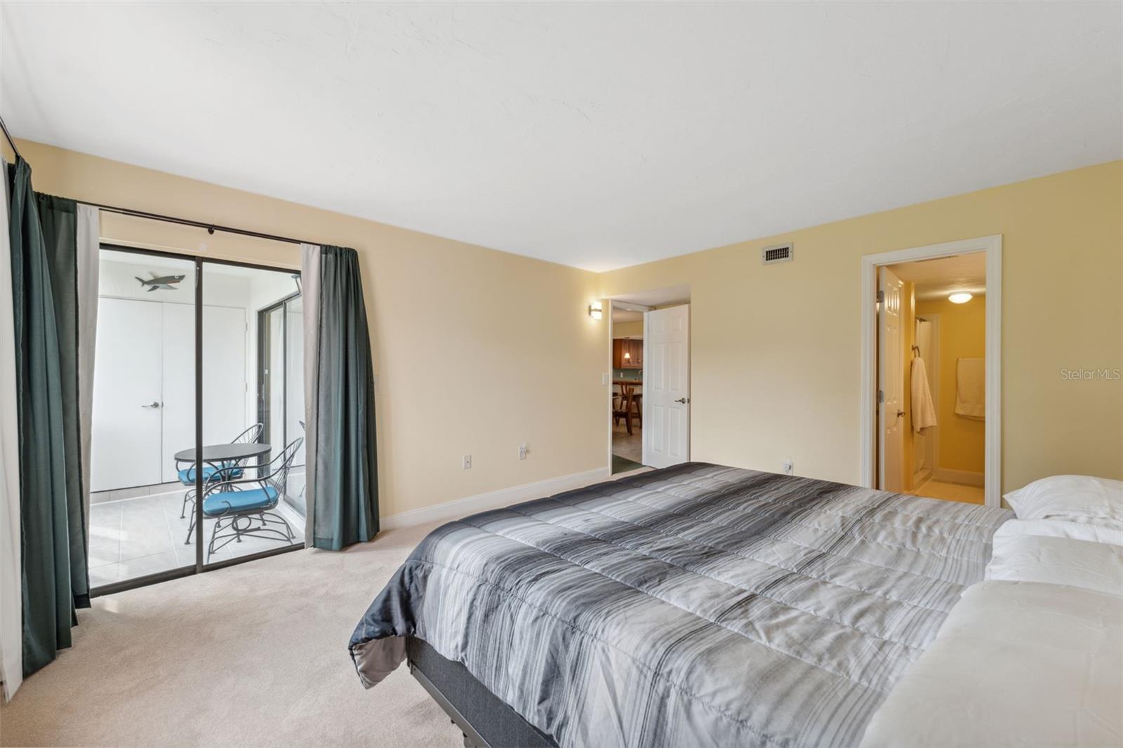 143 LAKESIDE DR #143