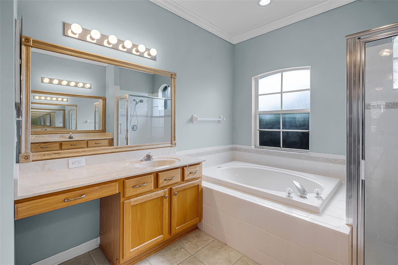 16515 NIKKI LN