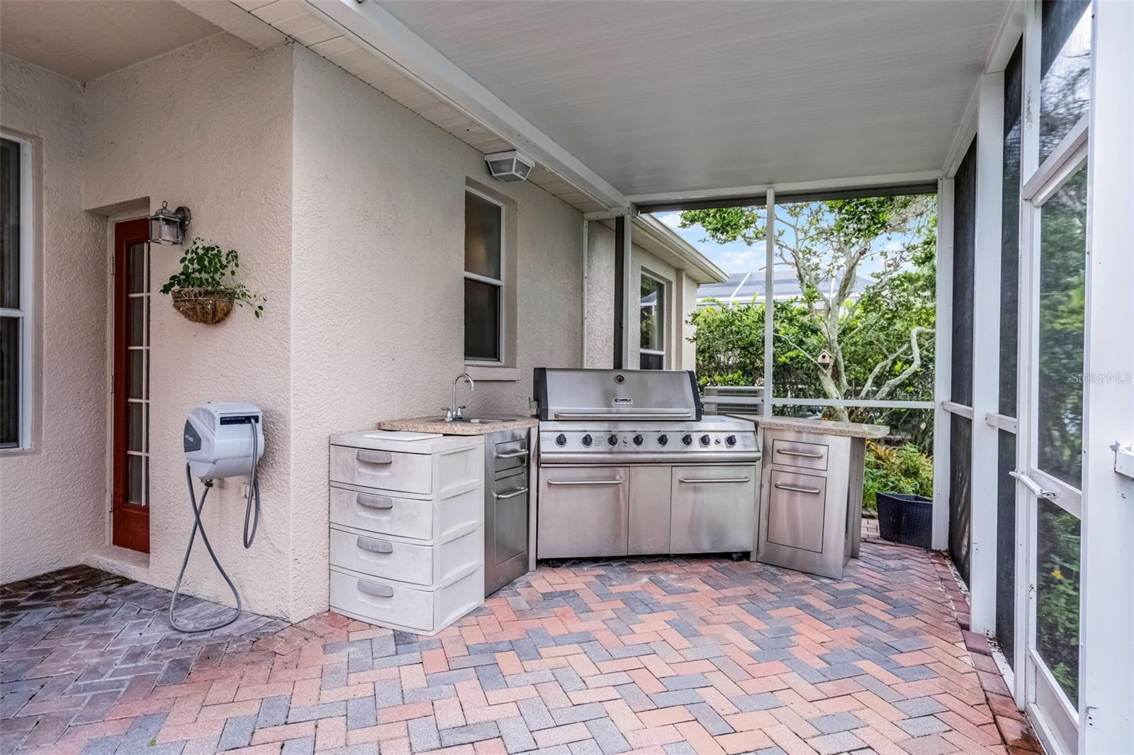 16515 NIKKI LN