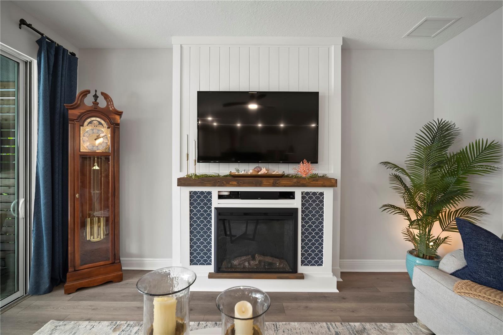 5441 DEL CORONADO DR