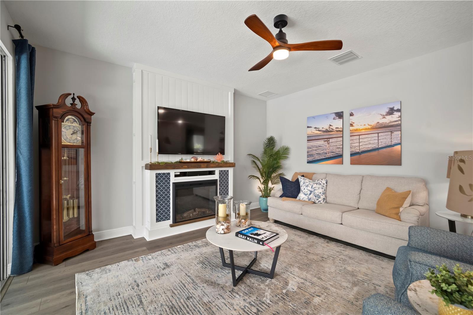 5441 DEL CORONADO DR
