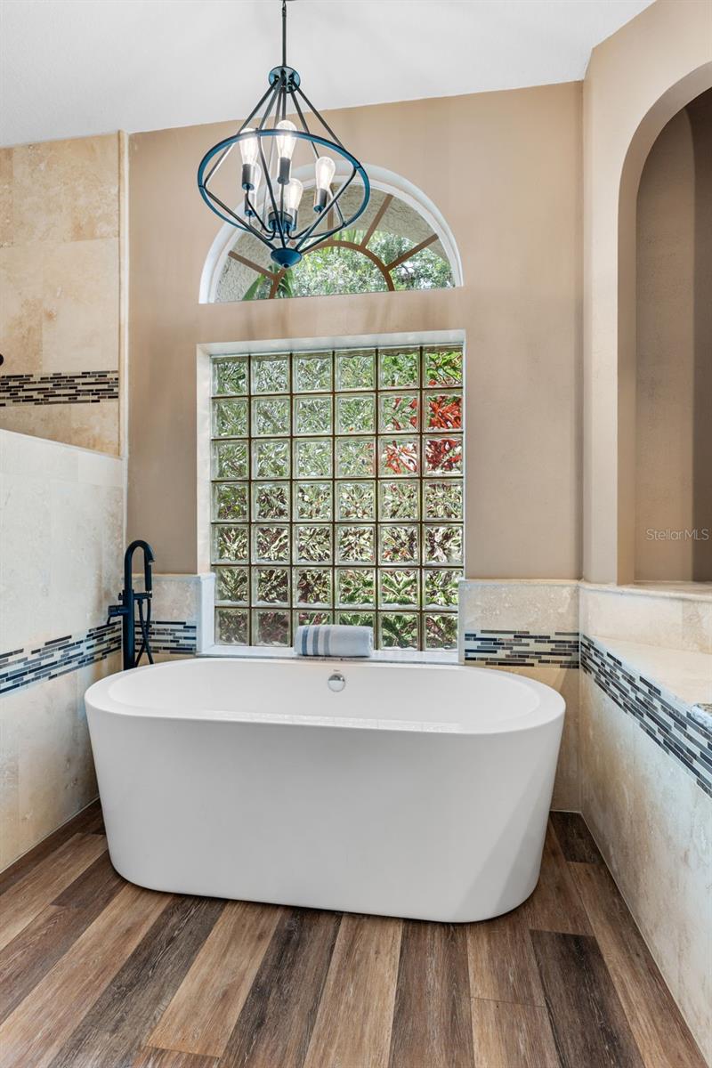 16511 TURNBURY OAK DR