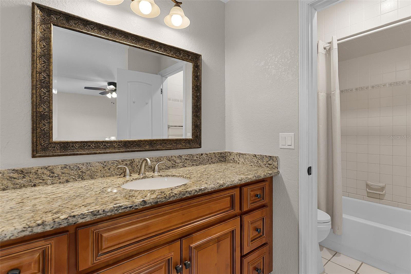 8208 LA SERENA DR