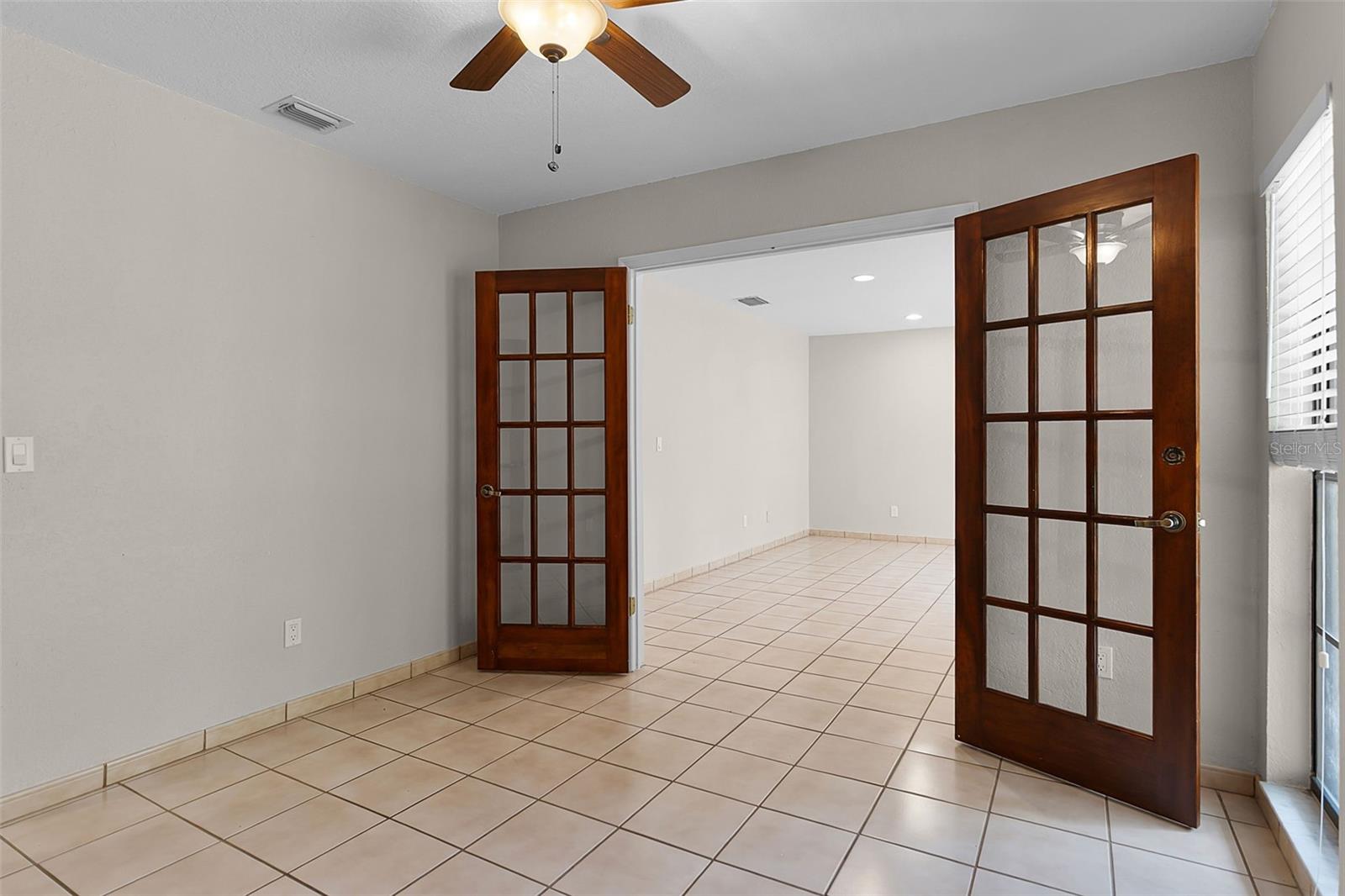 8208 LA SERENA DR