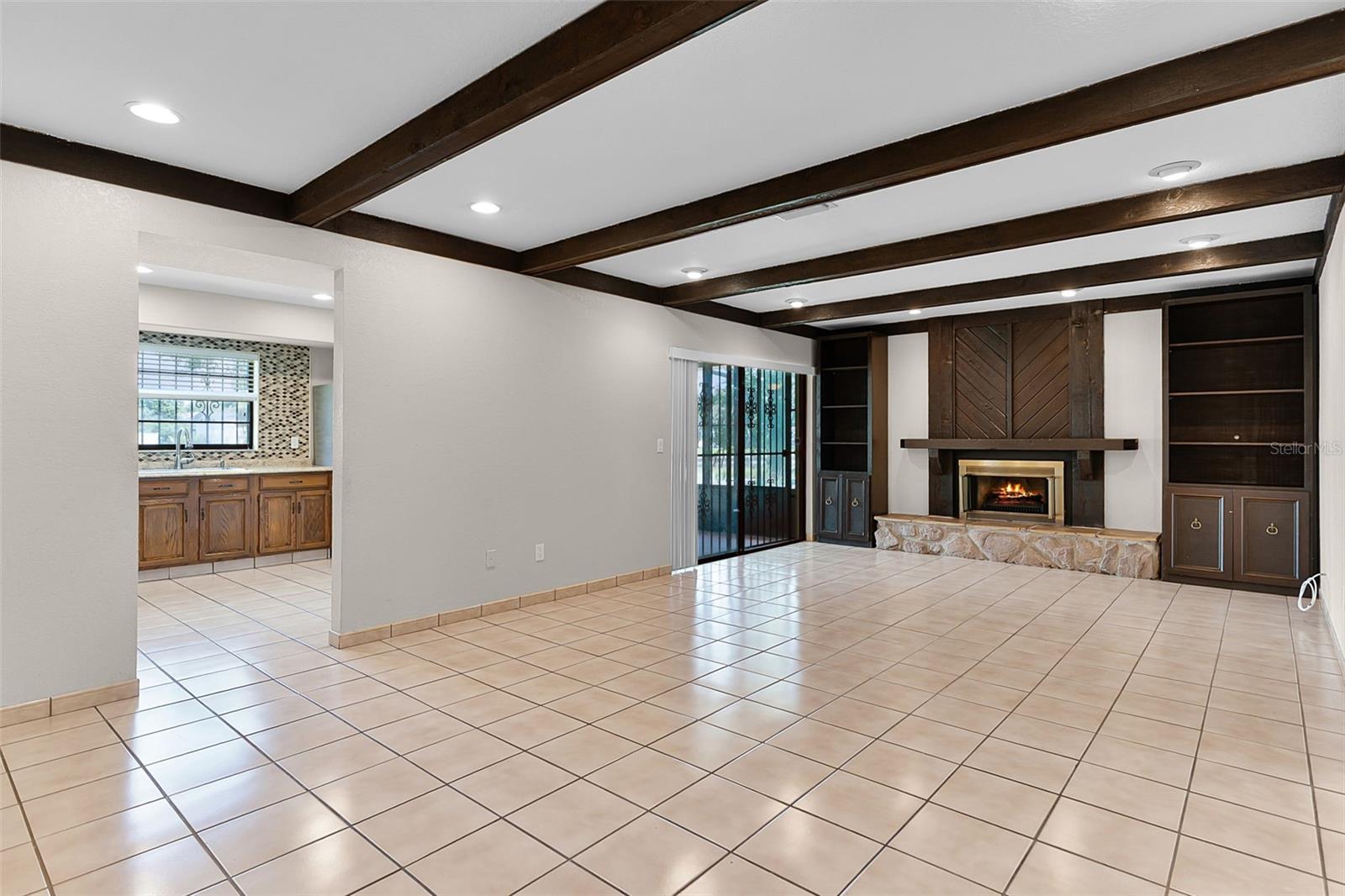 8208 LA SERENA DR