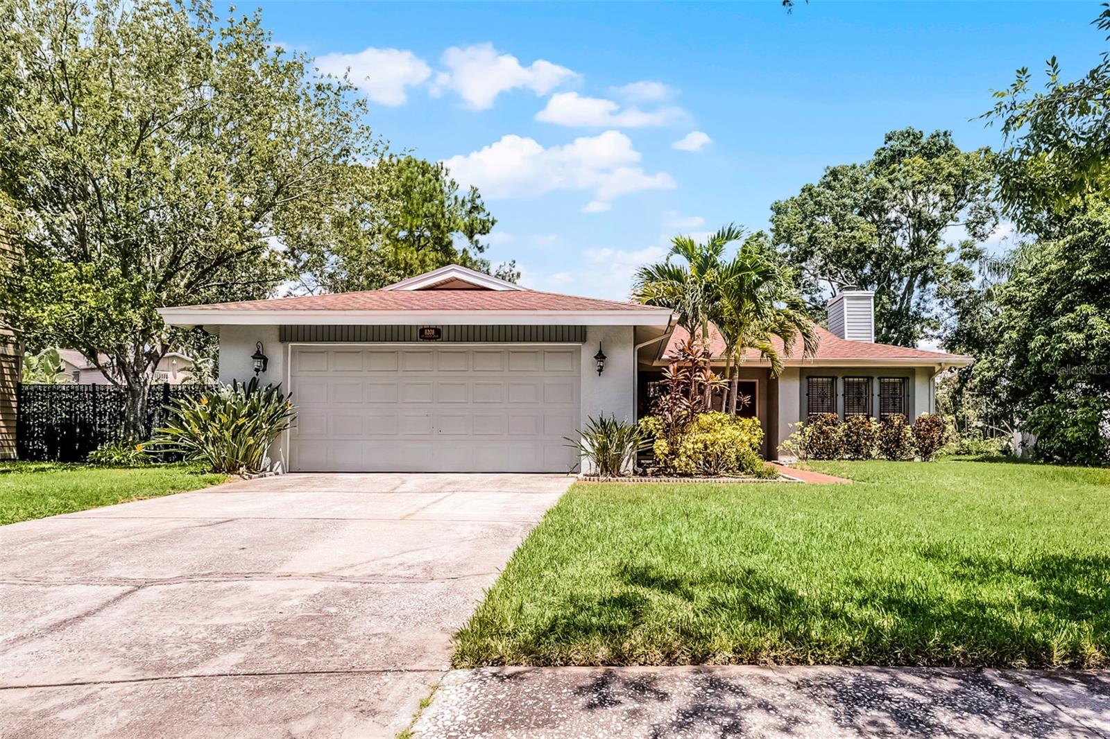 8208 LA SERENA DR