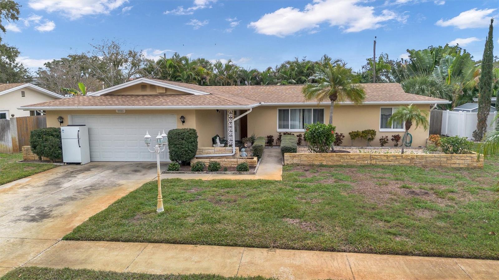 9585 PORTSIDE DR