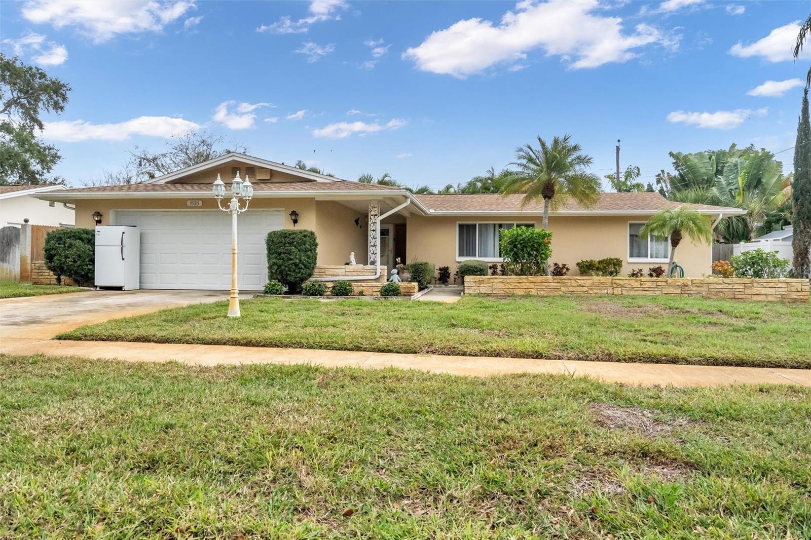 9585 PORTSIDE DR