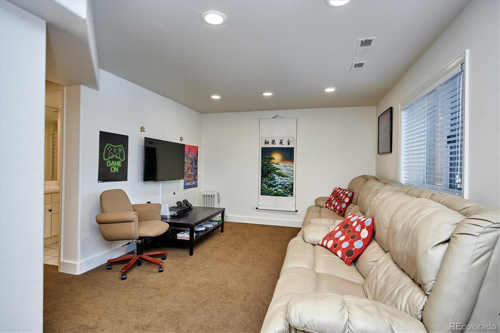 10207 E Lake Drive