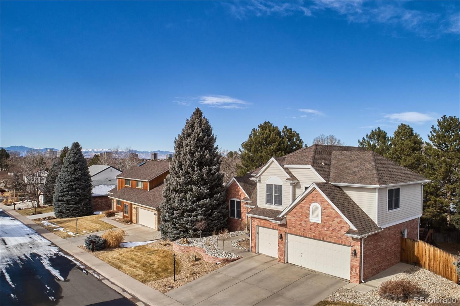 10207 E Lake Drive