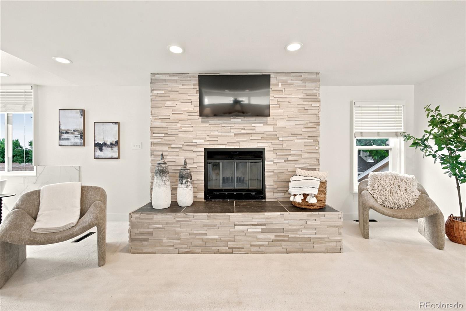 7572 S Rosemary Circle