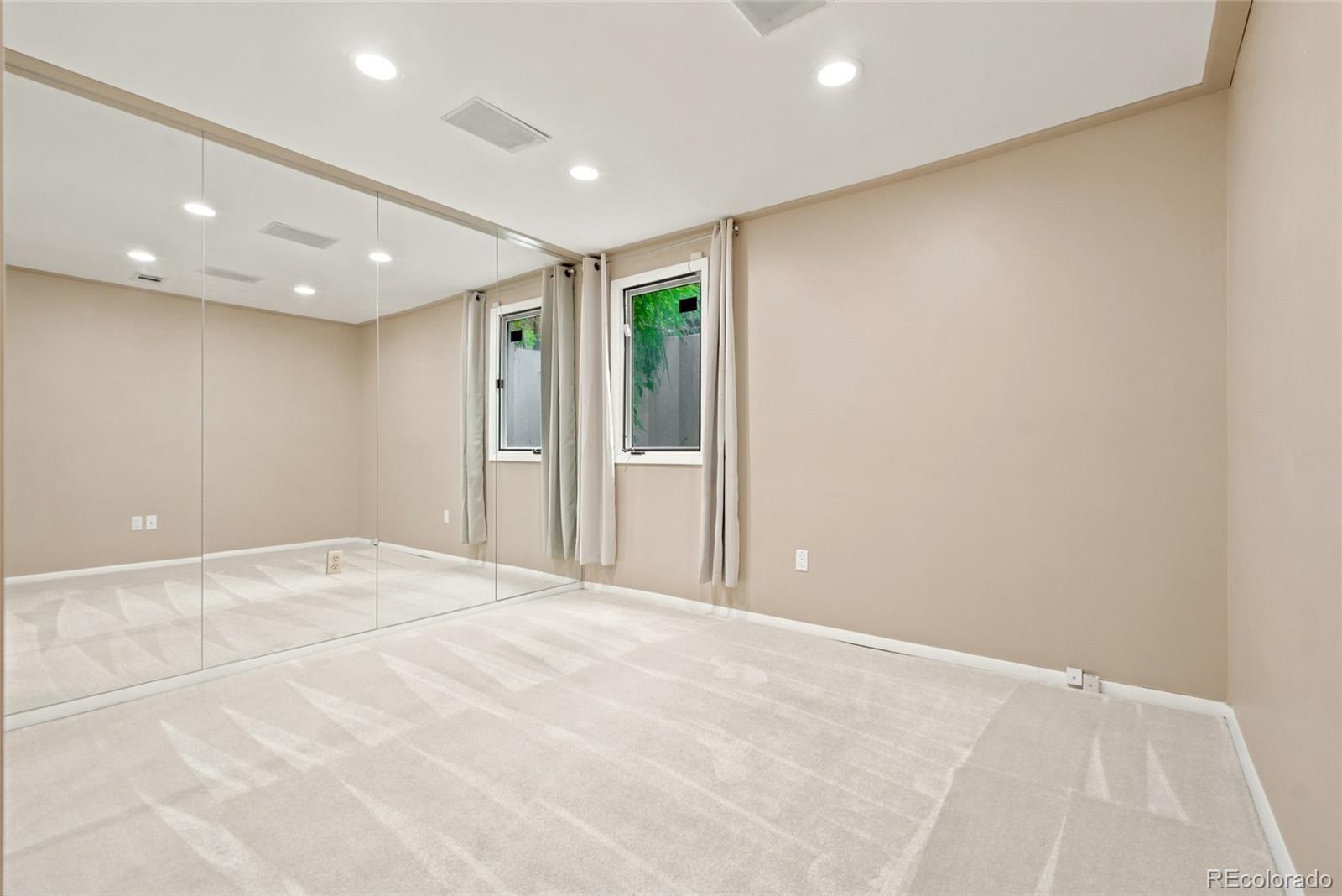 7572 S Rosemary Circle