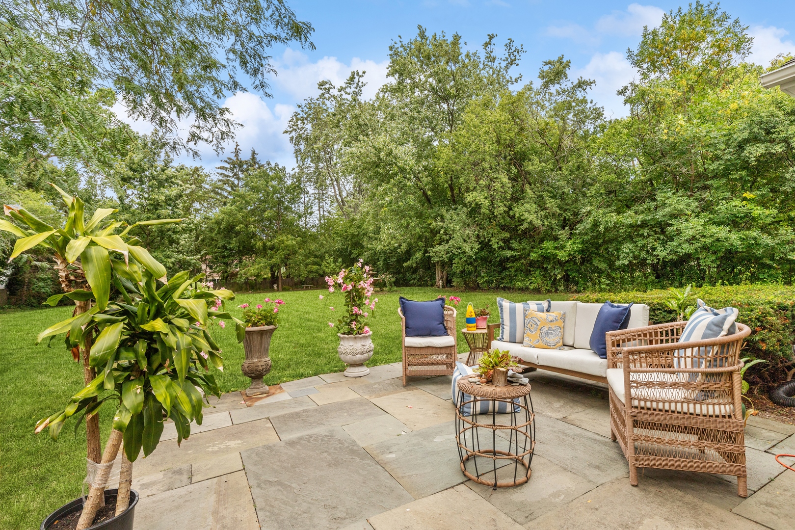 1222 W Deerpath Road