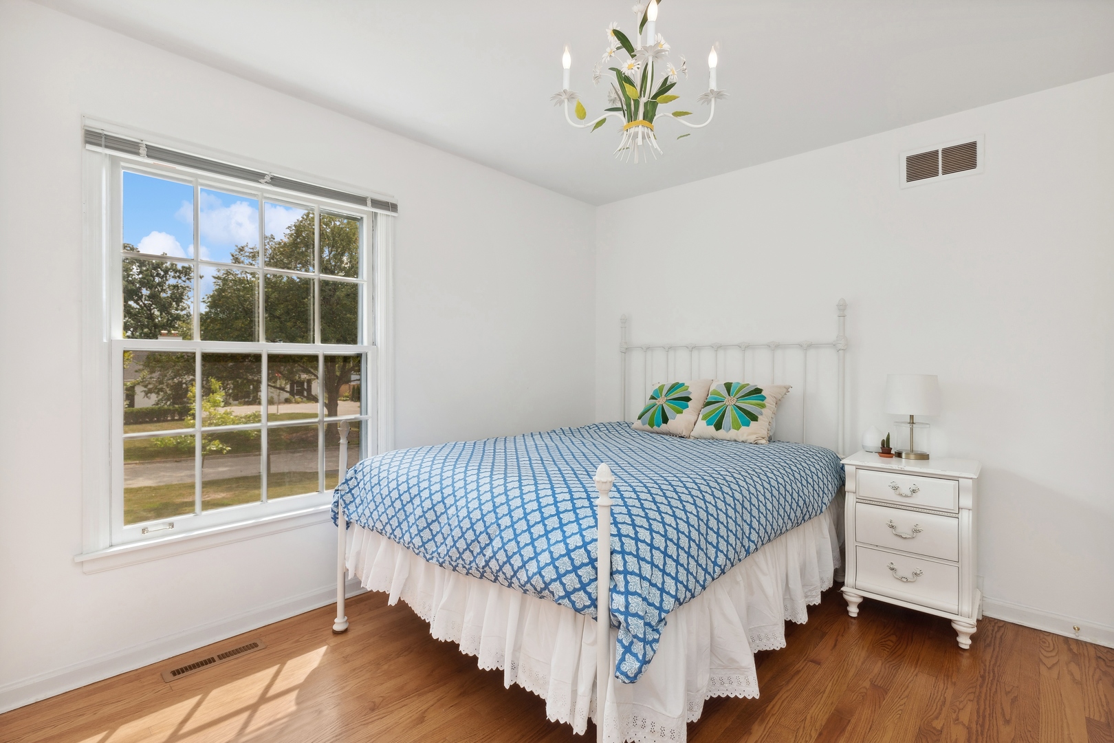 1222 W Deerpath Road