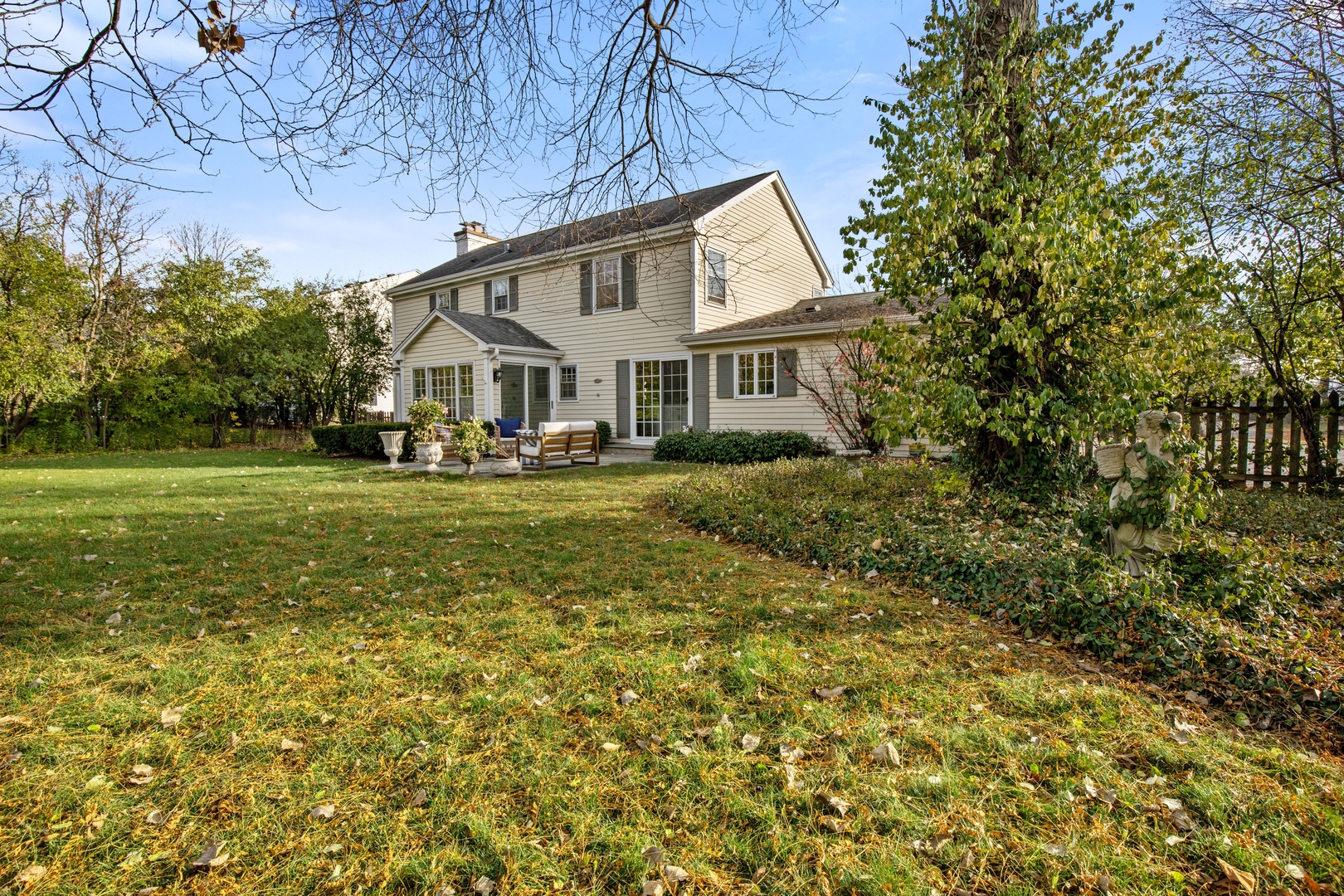 1222 W Deerpath Road